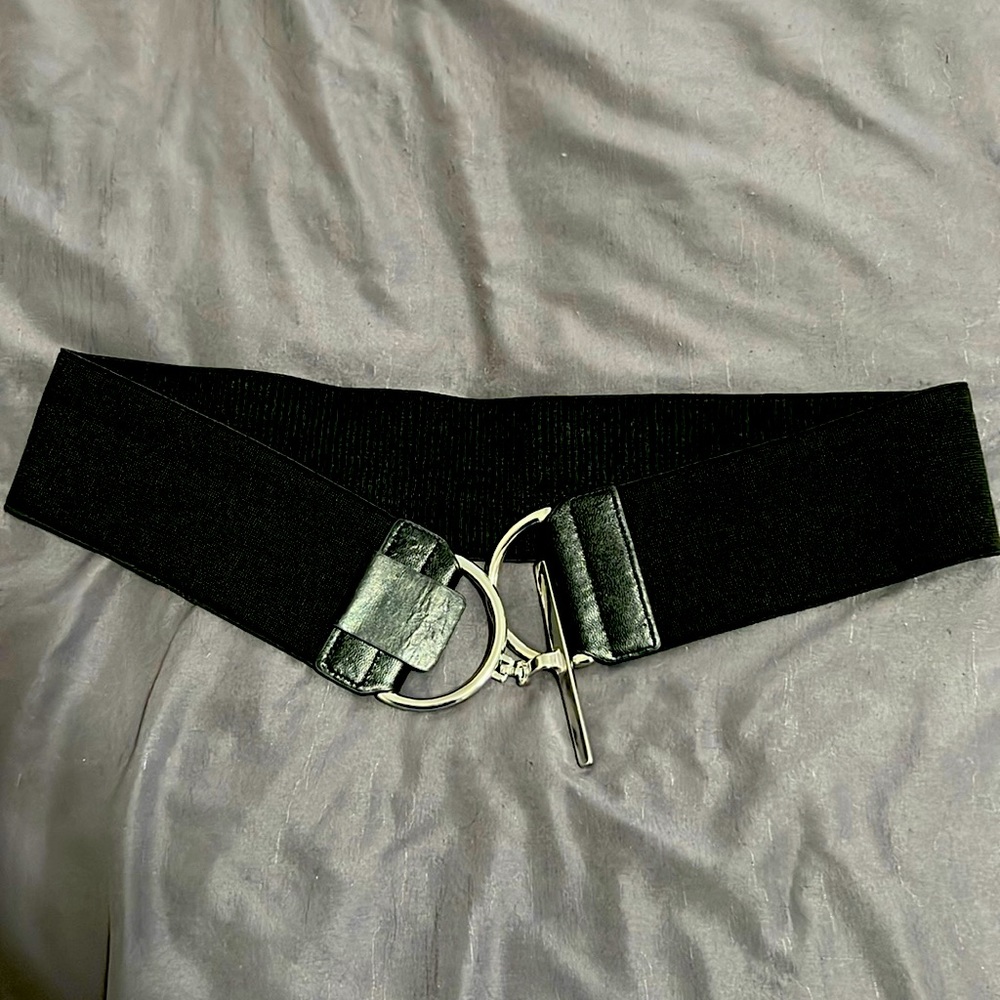 Black Chico’s stretch belt m/l